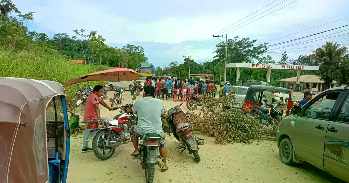 Bloqueo de carretera en San Buenaventura