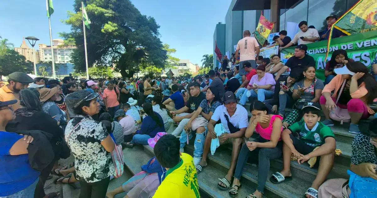 Alcalde Jhonny Fernández se presenta a su audiencia.