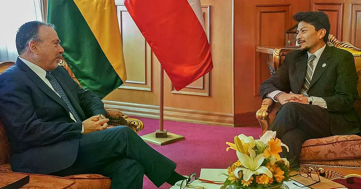 Velasco y el canciller Aramayo en la primera reunión formal.