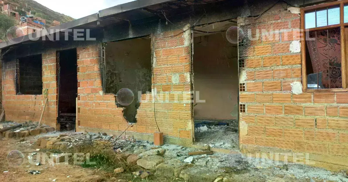 La vivienda del acusado fue quemada.