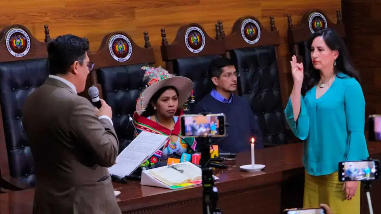 Posesión de Paola Prudencio