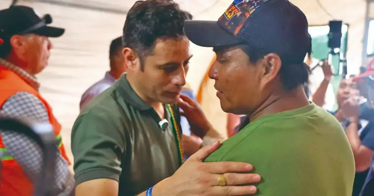 José Nosa saluda al vicepresidente Edmand Lara