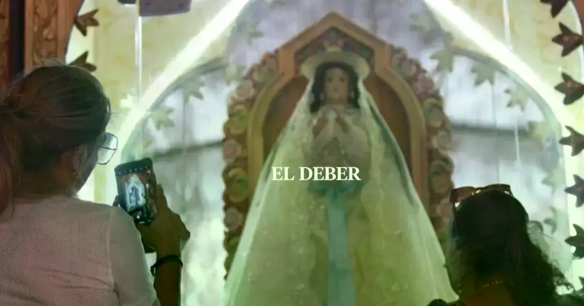 Imagen de la Virgen de Cotoca durante una procesión.