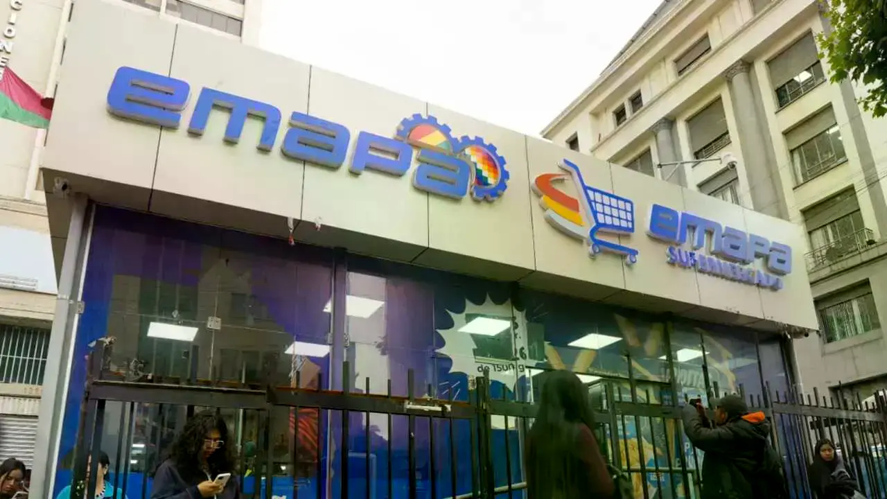 Una de los supermercados de Emapa.