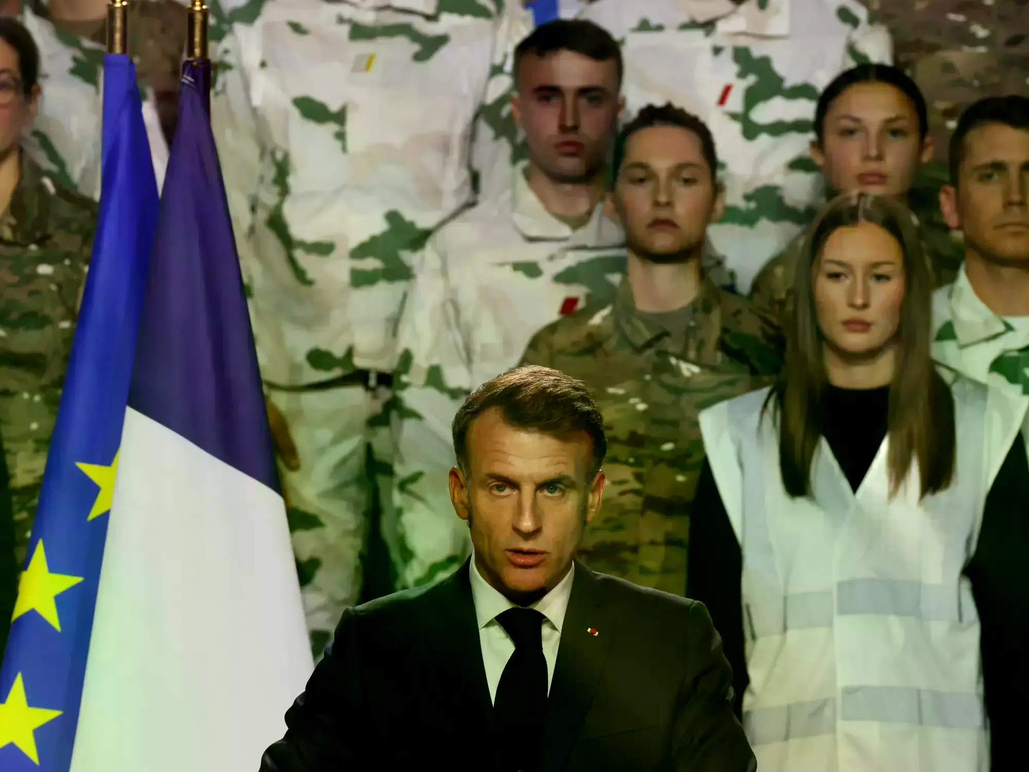 Emmanuel Macron anuncia el servicio militar en base de Varces