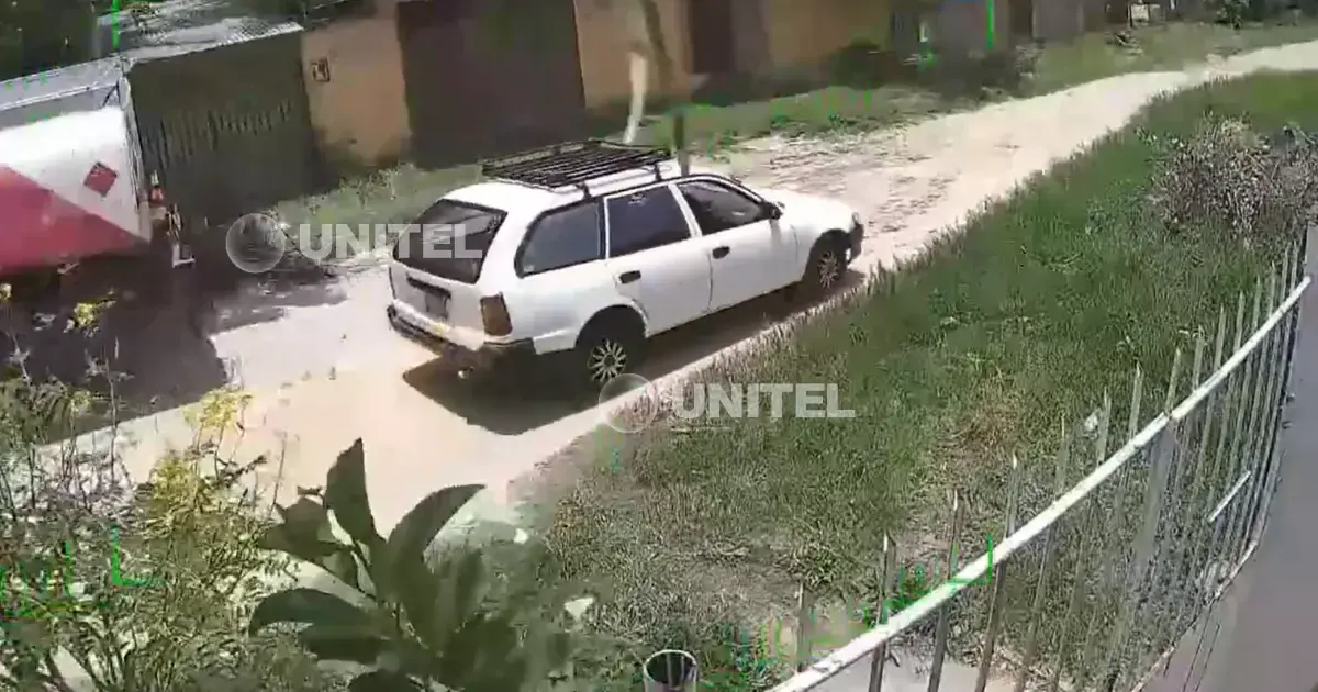 Camara de seguridad capto al vehiculo en que se movilizan los delincuentes