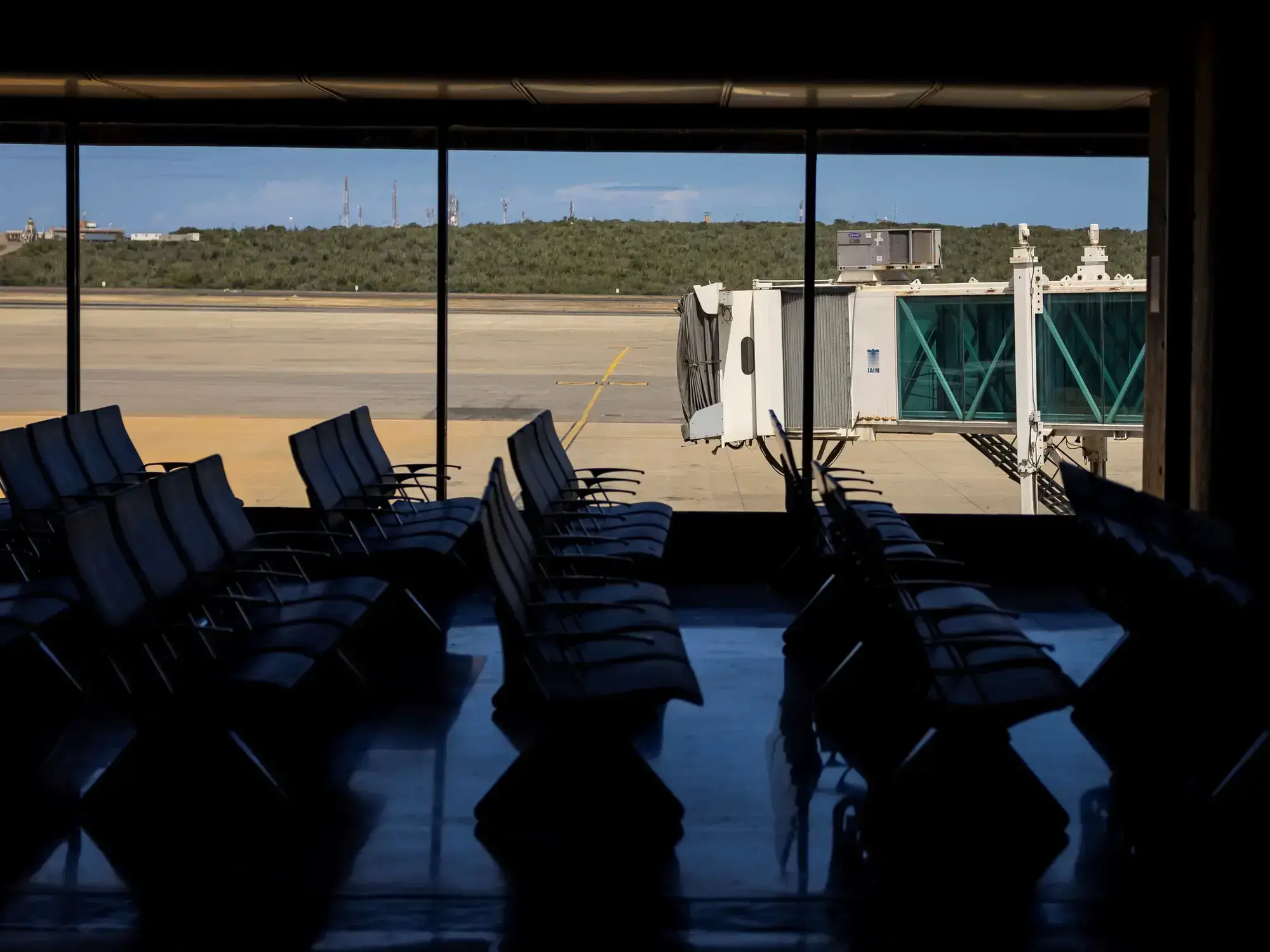 El aeropuerto internacional Simón Bolívar, en Maiquetía, desolado.