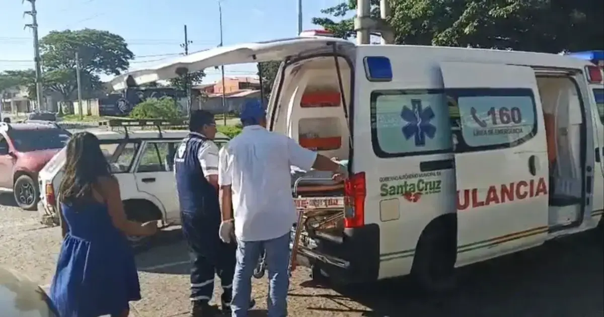 La motociclista fue auxiliada