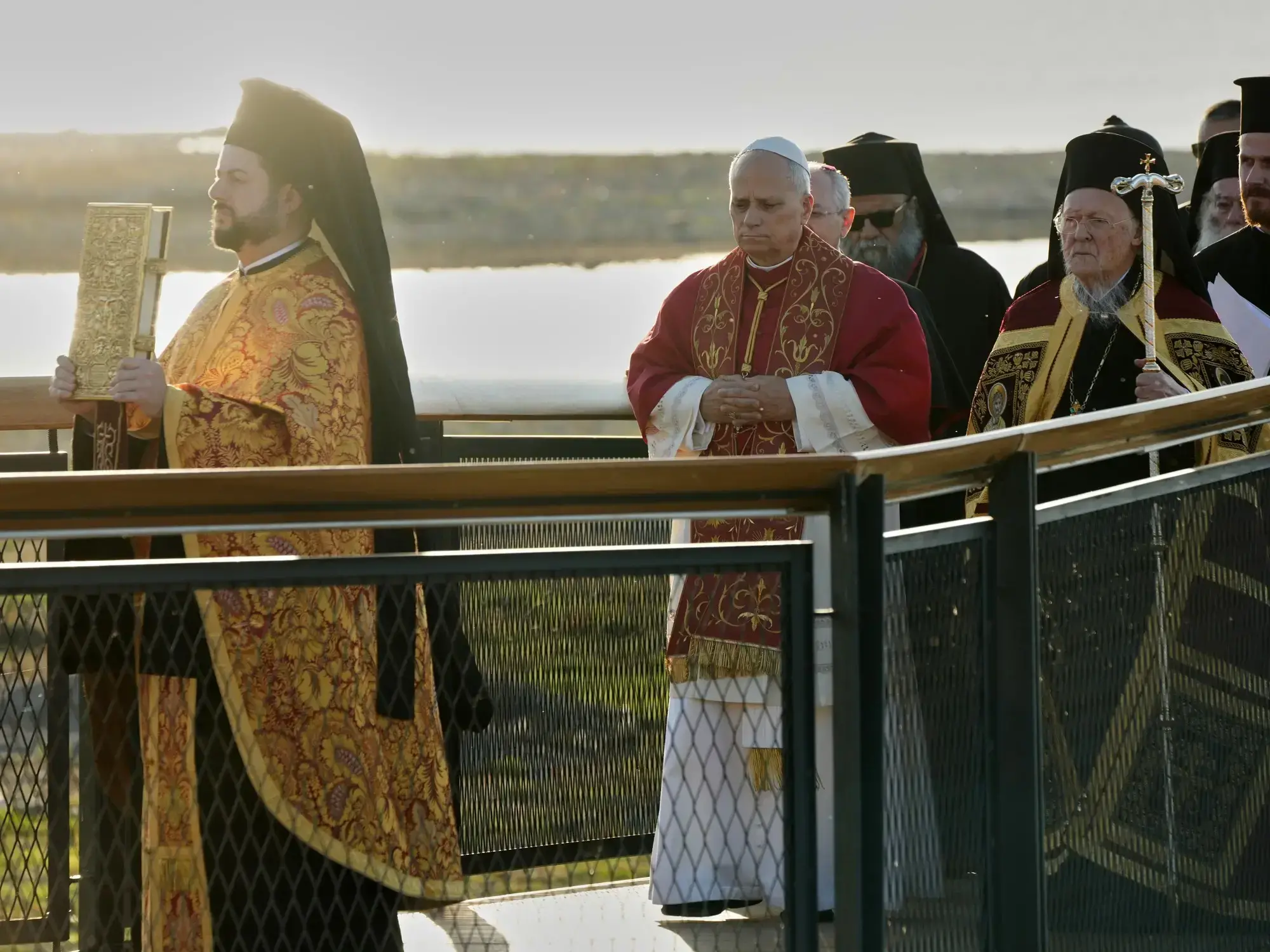 Líderes religiosos en la antigua Nicea durante la ceremonia conmemorativa.