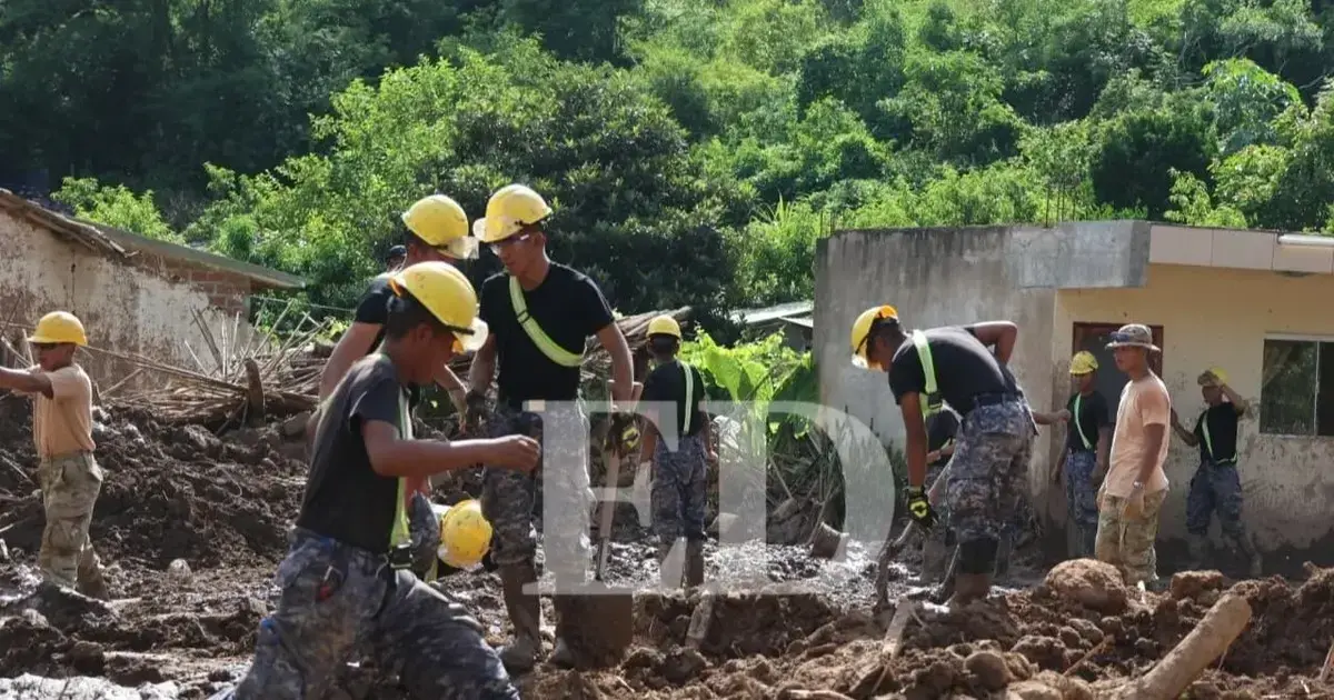 Soldaditos, voluntarios y el COED encabezan los labores en Achira