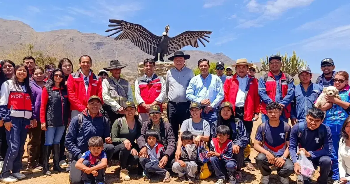 Monumento del cóndor andino en Laderas Norte