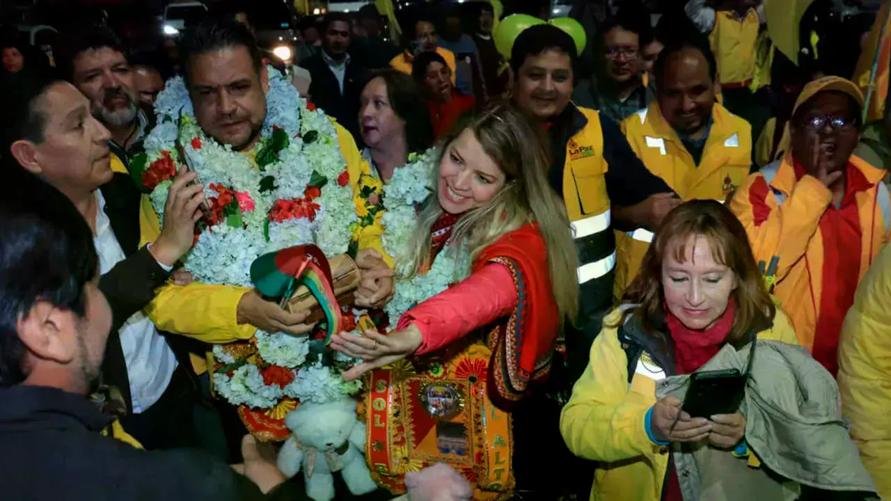 El exalcalde Luis Revilla, a su llegada al país.