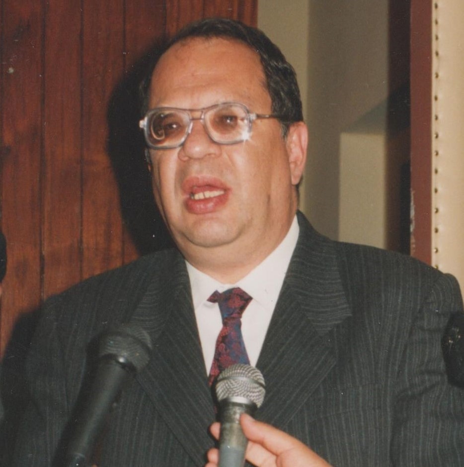 Waskar Montenegro brindando una conferencia de prensa en 1.999.