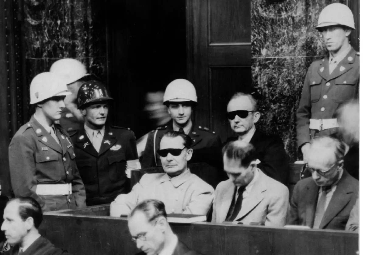 El Juicio de Nuremberg: Herman Goring, Rudolf Hess, Joachim von Ribbentrop y Karl Doenitz durante las sesiones