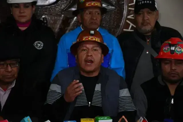 La COB se pronunció mediante conferencia de prensa.