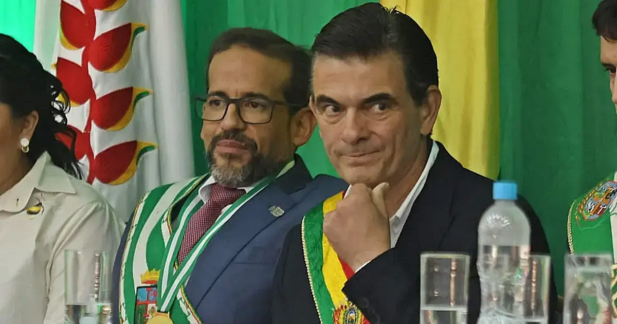 El presidente Paz junto al gobernador de Santa Cruz.