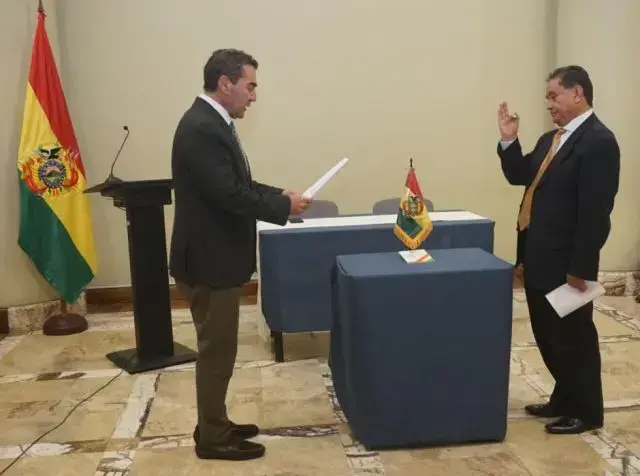 La posesión de la nueva autoridad se realizó la tarde de este martes.