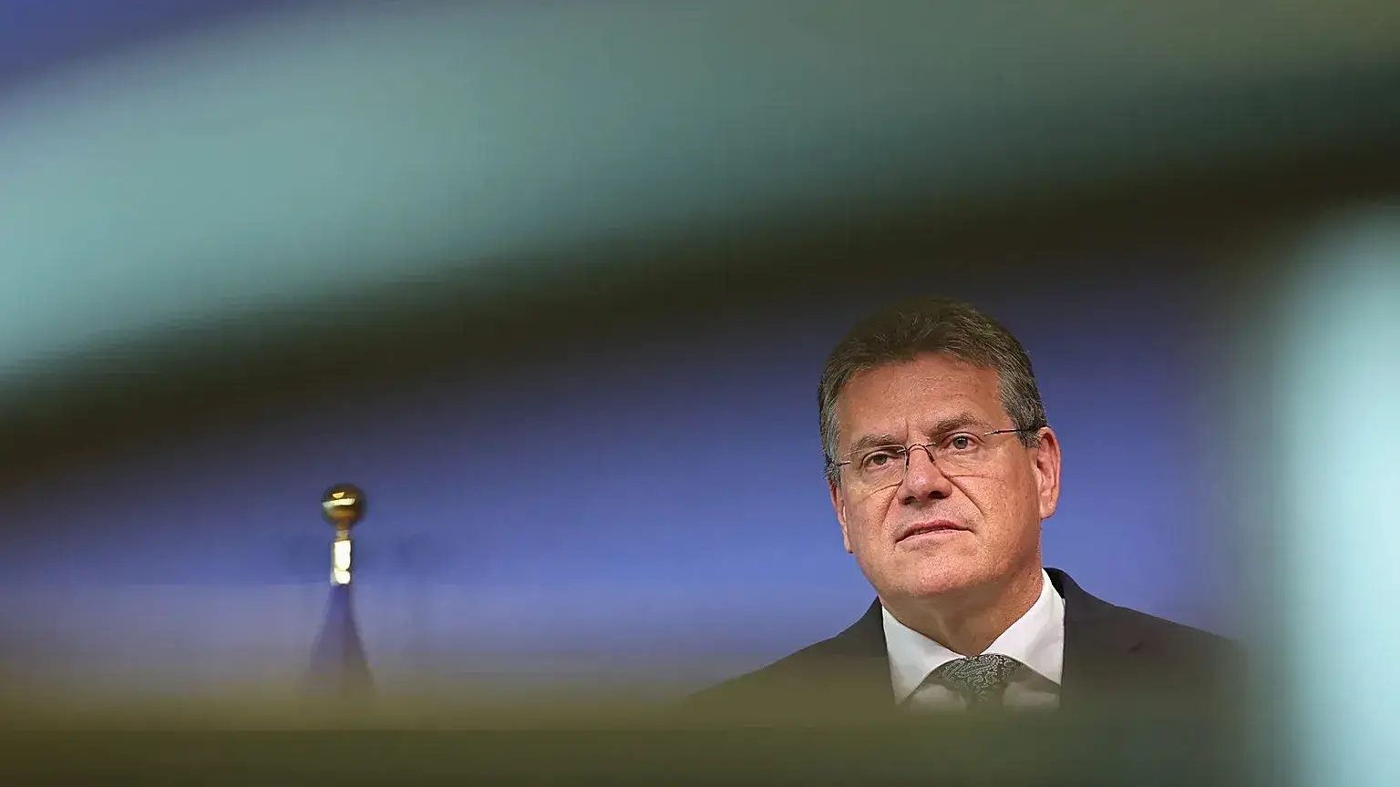 Maroš Šefčovič, comisario de Seguridad Económica de la UE, habla durante una rueda de prensa.
