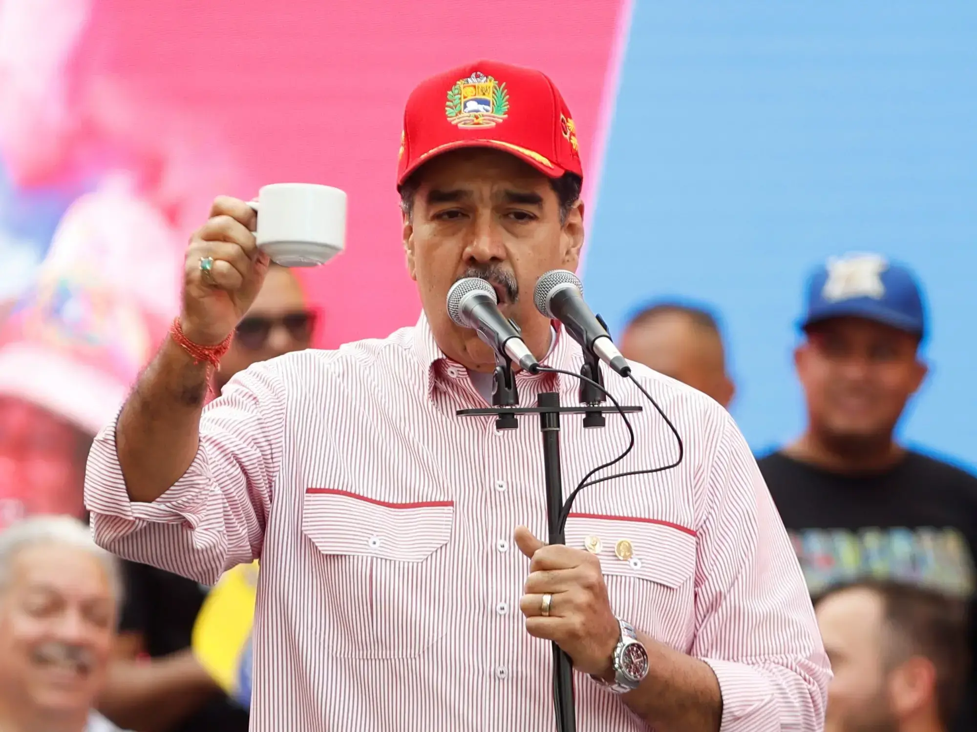 Nicolás Maduro habla durante un acto con militantes oficialistas.