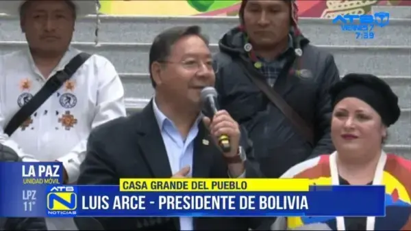 Parte del contrato suscrito entre ATB y el Ministerio de la Presidencia en junio de 2025.