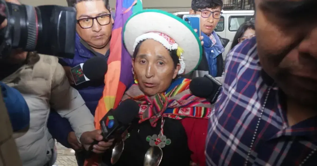 Lidia Patty llega a la Fiscalía de La Paz.