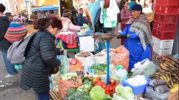 Un mercado de alimentos en Bolivia.