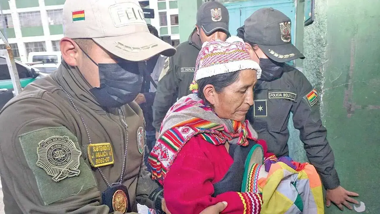 La exdiputada Lidia Patty, tras ser aprehendida por la Policía.