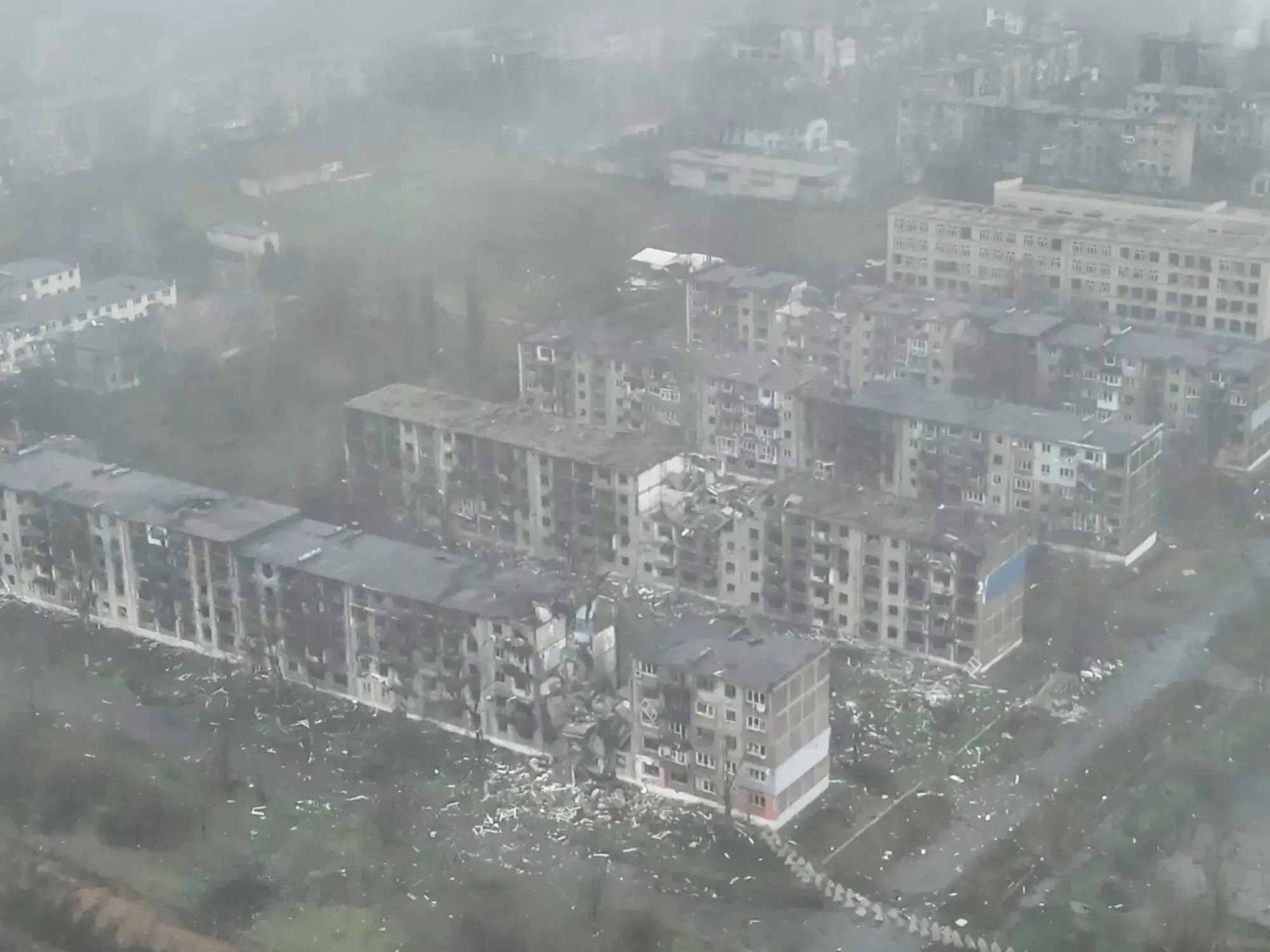 Imagen de la ciudad de Myrnohrad, fuertemente bombardeada, en la región de Donetsk, al este de Ucrania.