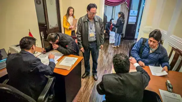 Registro de postulantes a vocales del TSE.