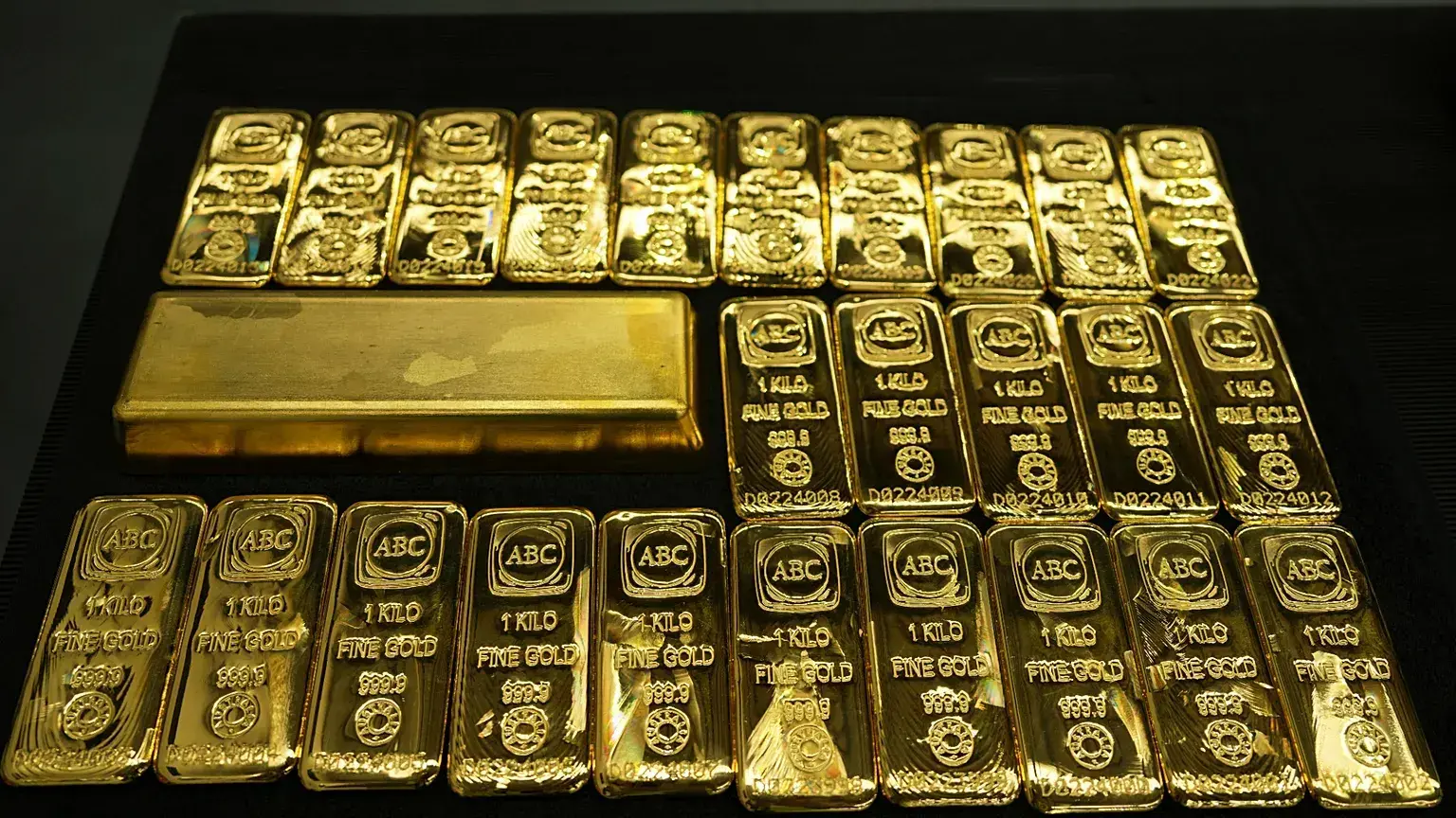 Lingotes de oro en la refinería ABC de Sídney, Australia.