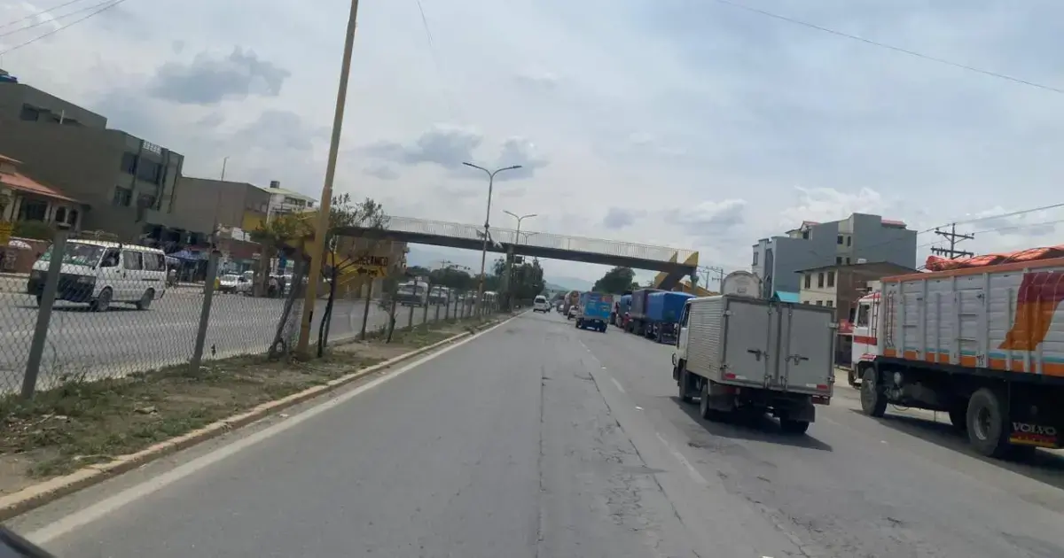 La avenida Blanco Galindo quedó despejada tras el levantamiento del bloqueo.