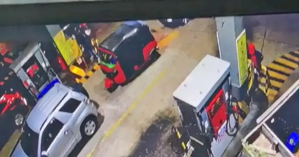 Imagen de la cámara de seguridad que captó el atraco en el surtidor.