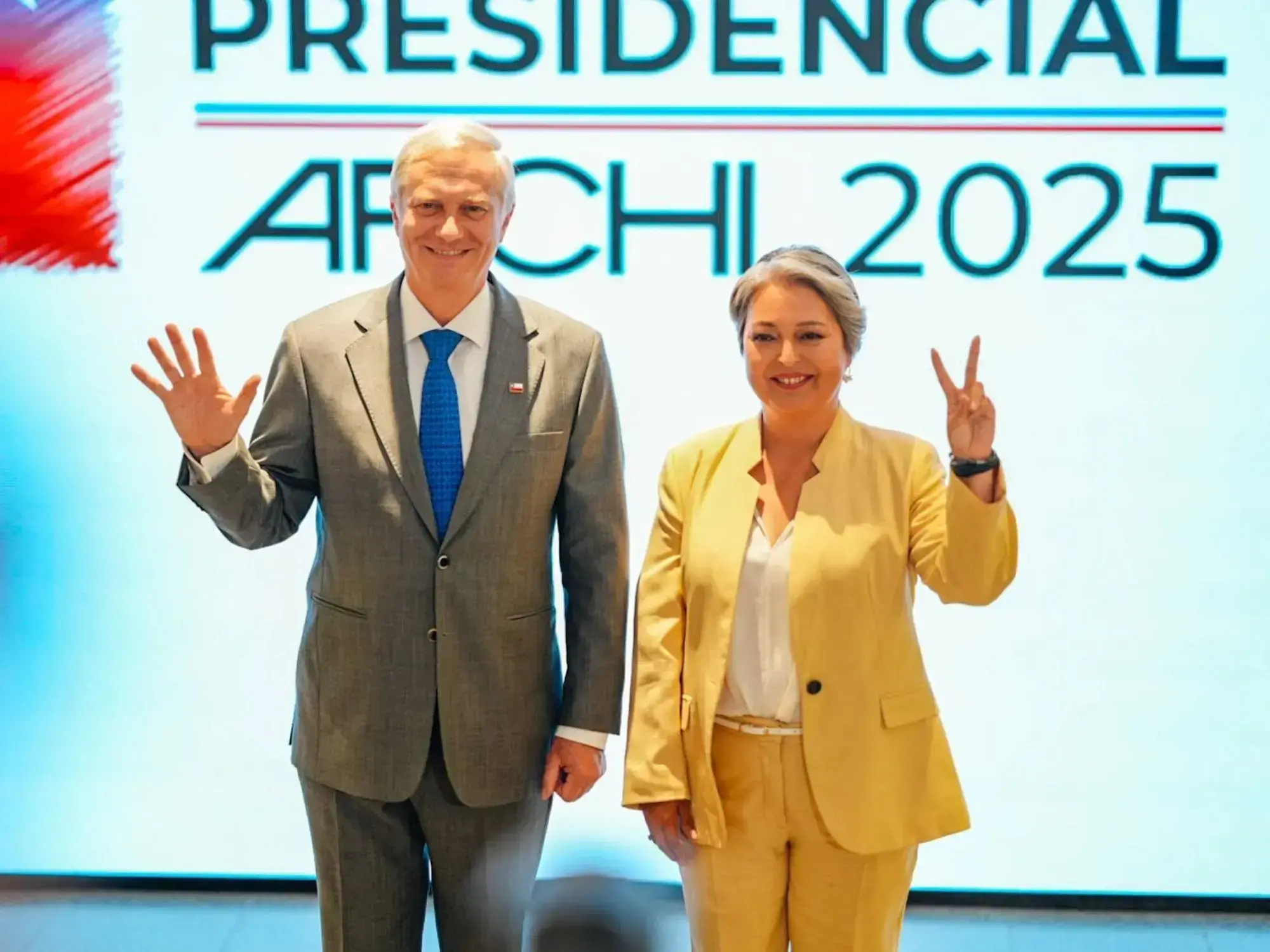 José Antonio Kast y Jeannette Jara, durante el debate que se realizó la semana pasada en Santiago.
