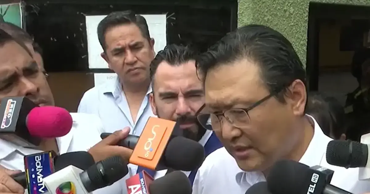 Chi Hyun Chung habla con los medios al salir de la cárcel.