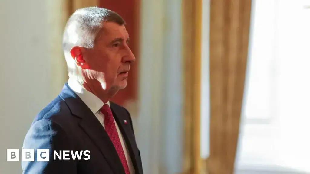 Andrej Babis habla después de la ceremonia de nombramiento.
