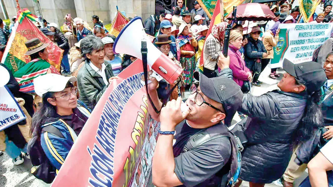 Una marcha de protesta se realizó entre las ciudades de El Alto y La Paz.