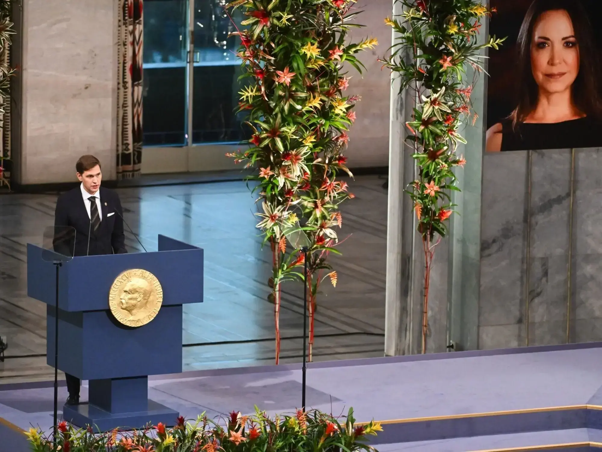 Jorgen Watne Frydnes en la entrega del Premio Nobel de la Paz a Machado.