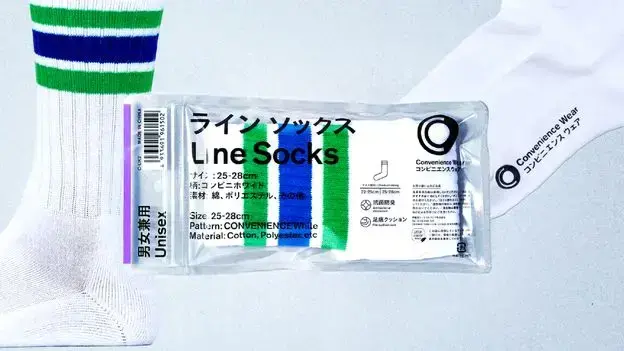 Calcetines 'Line Socks' de la cadena de tiendas de conveniencia FamilyMart.