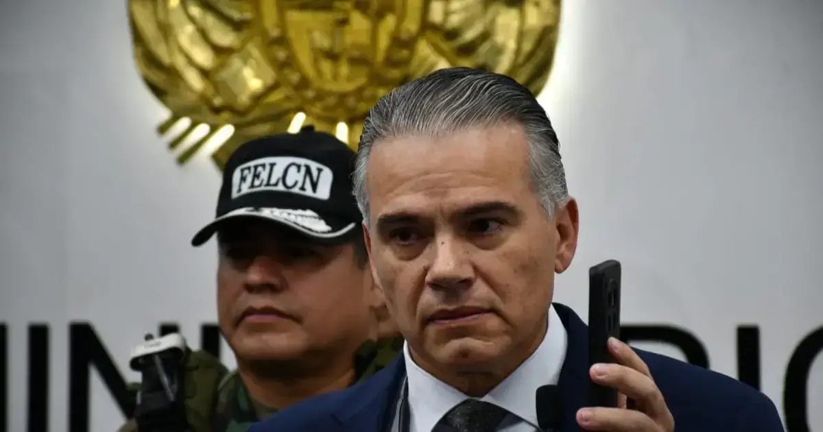 Ernesto Justiniano en rueda de prensa.