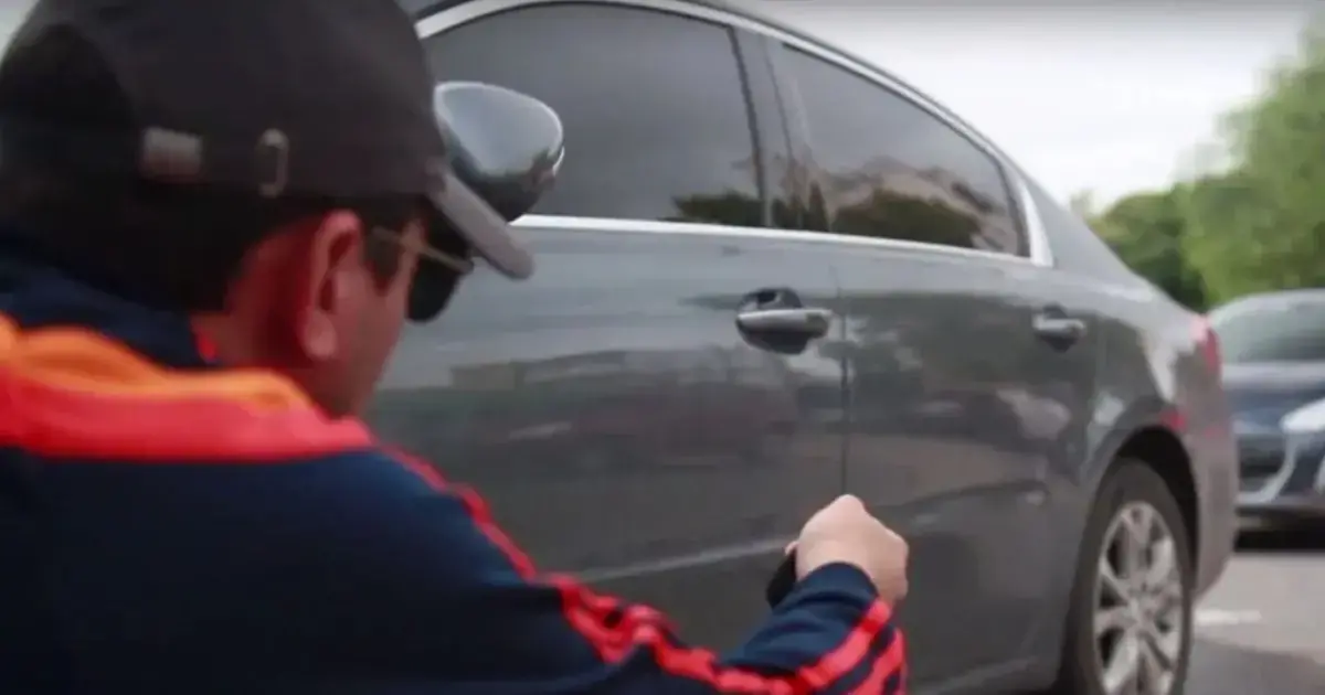 Imagen referencial de un inhibidor de señal o un vehículo.