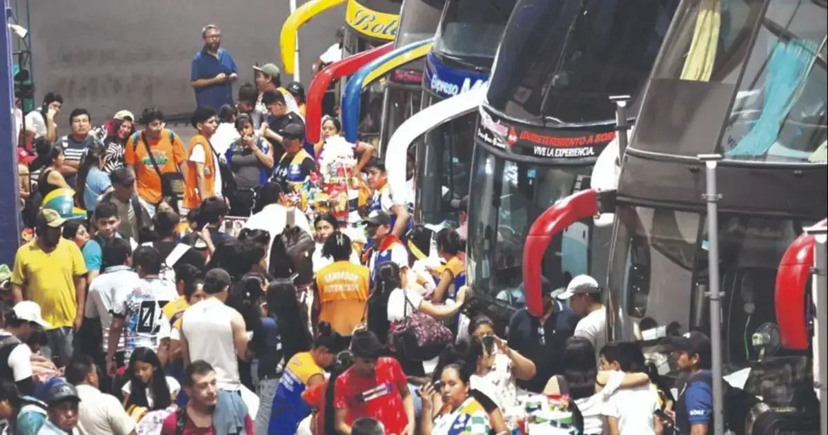 Gran cantidad de pasajeros llegan a la terminal Bimodal por la temporada de vacaciones