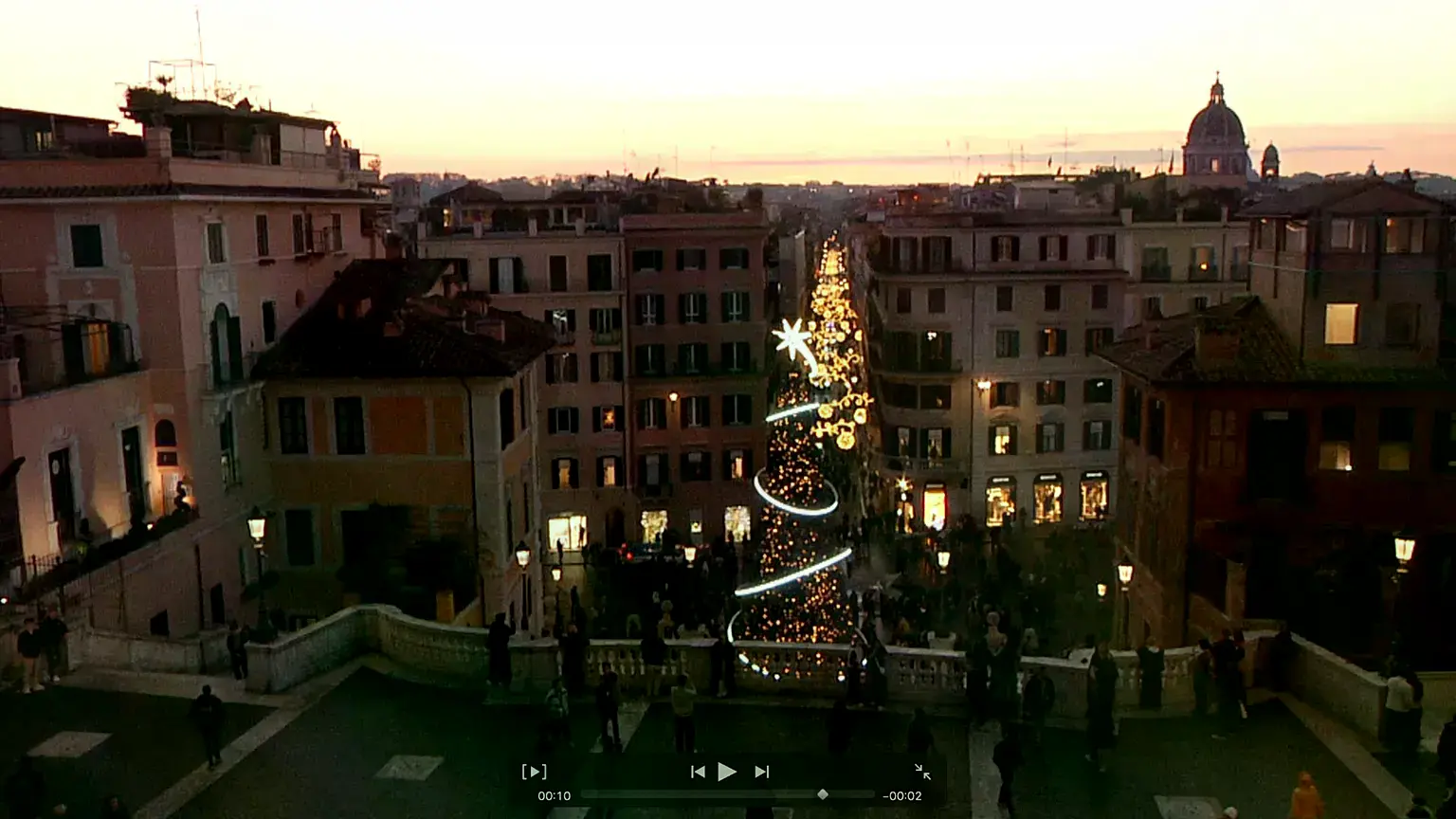 Calles comerciales de Roma durante la Navidad de 2025
