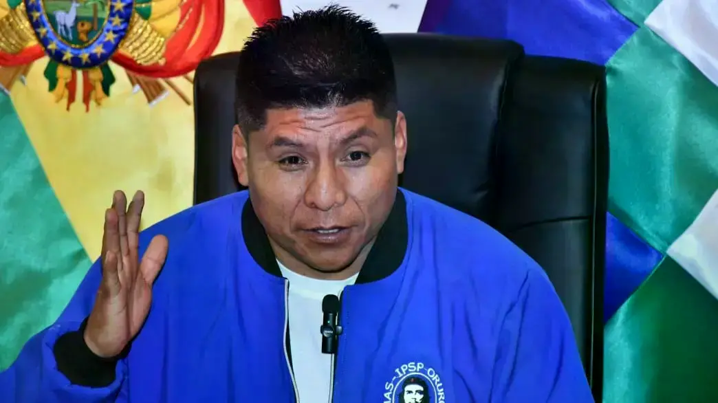 Leonardo Loza, en conferencia de prensa.