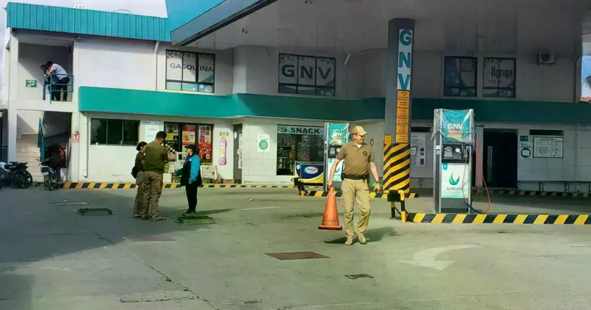 Imagen referencial de una estación de servicio de Tarija.