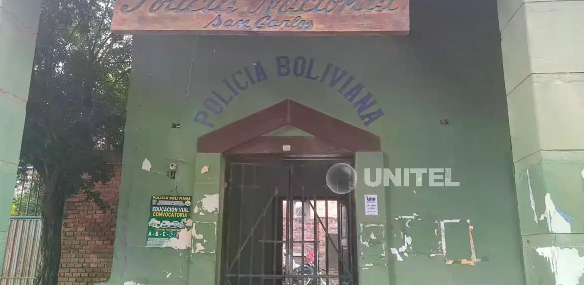 Fachada del Comando de San Carlos