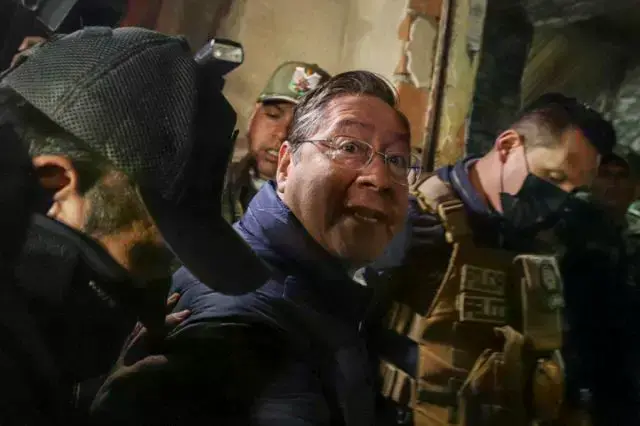 El expresidente Luis Arce ingresó a la cárcel de San Pedro.