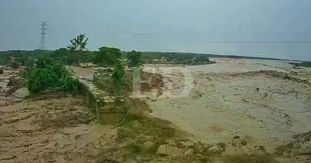 El puente de Colpa Bélgica colapsó tras la crecida del río Piraí.