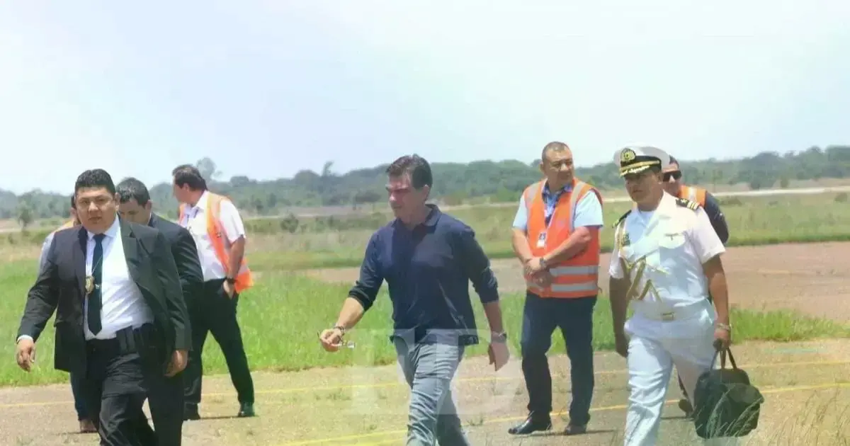 El presidente Rodrigo Paz llegando a Achira cuando ocurrió el desastre en Samaipata