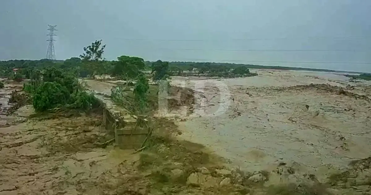 El puente de Colpa Bélgica colapsó tras la crecida del río Piraí.
