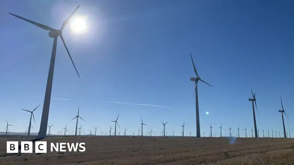 Un aerogenerador se alza cerca de Figueruelas, en Aragón, región clave para las renovables.